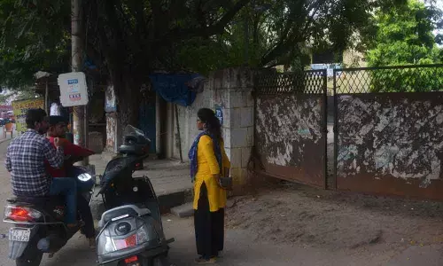 MROs murder takes political colours  in Hyderabad