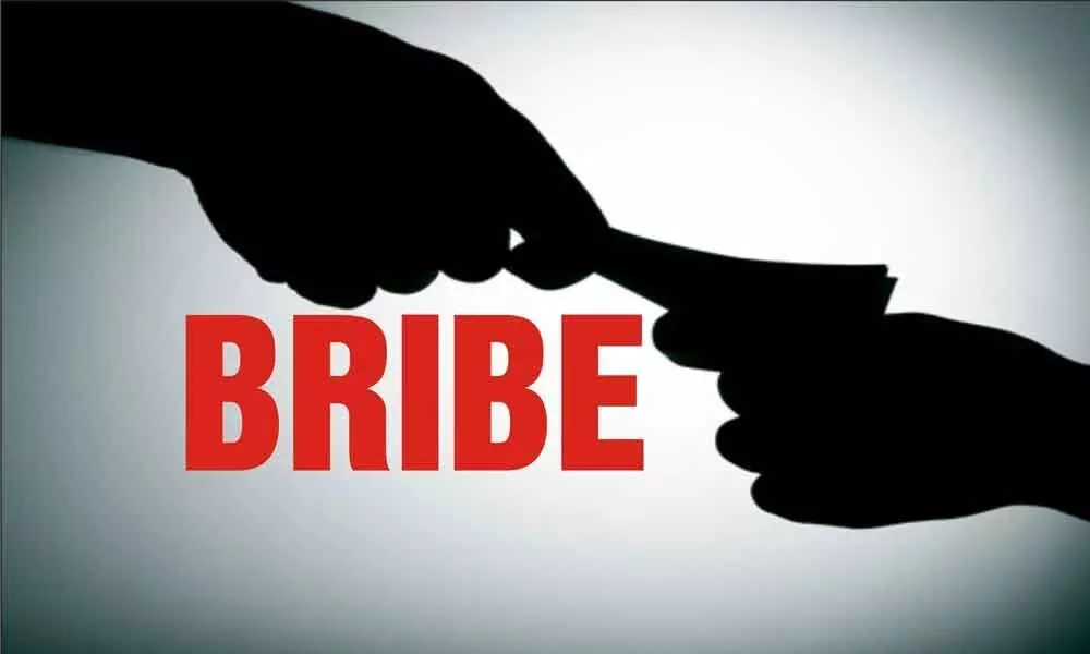 Hyderabad: Panchayat official caught while accepting bribe