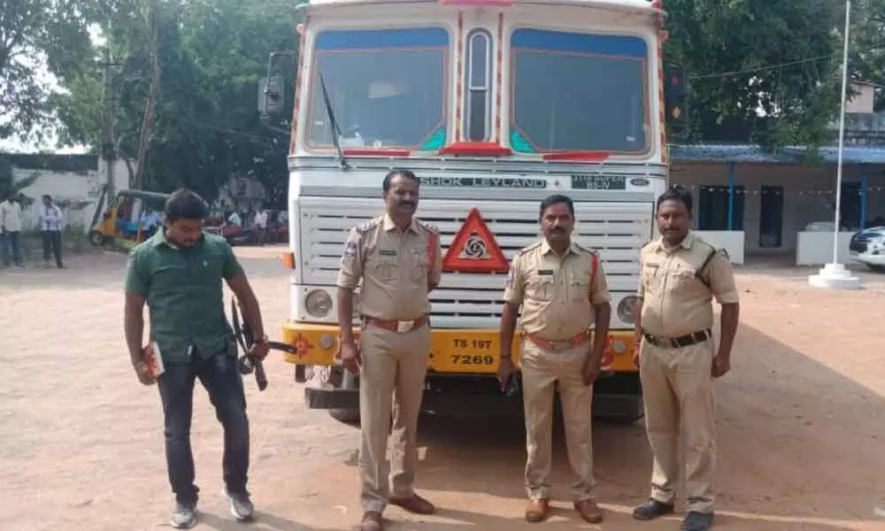 Mancherial: Lorry seized for illegal sand transport