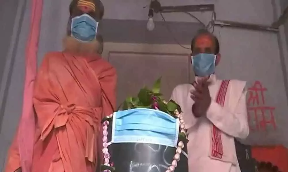 Shivling gets a mask in Varanasi