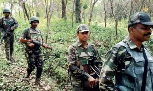 Chhattisgarh: One CRPF Jawan killed in naxal encounter