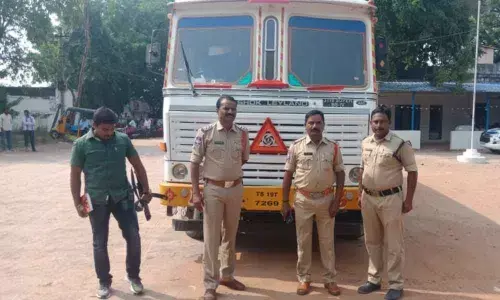 Mancherial: Lorry seized for illegal sand transport