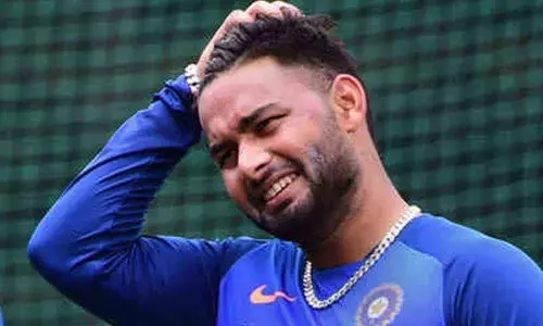 Pant collects ball in front of stumps