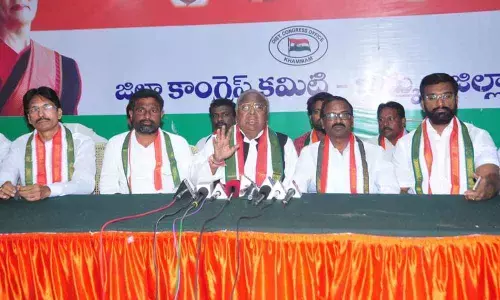 V Hanumantha Rao fires salvos at Central, State governments