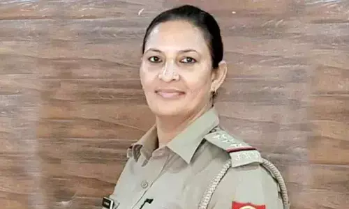 Woman cop surrenders as Yogi orders bounty