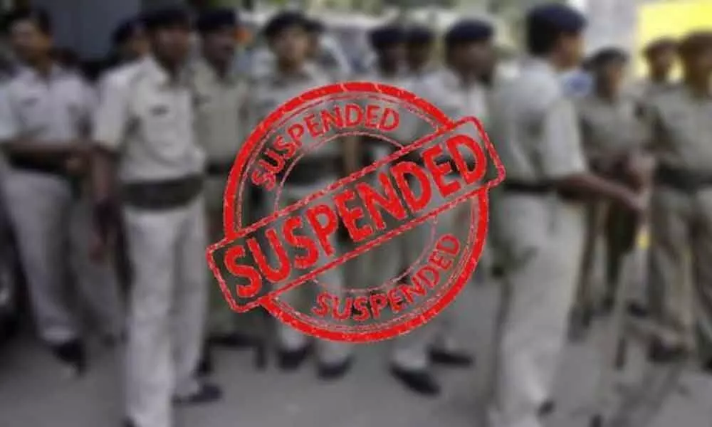 6 policemen suspended in Hyderabad for taking bribe