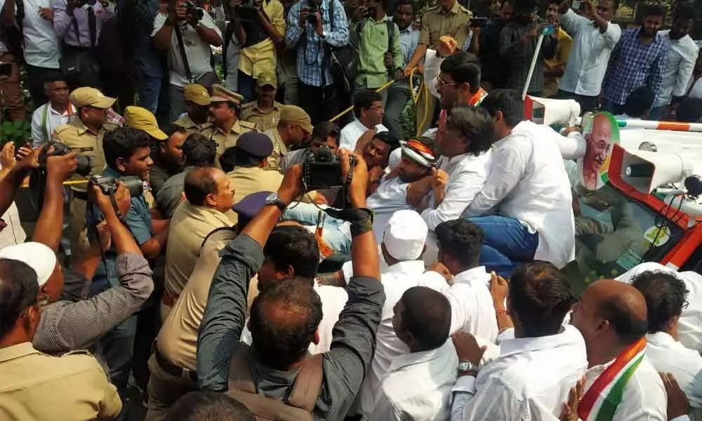 Hyderabad: Congress leaders taken into custody for holding rally to Raj Bhavan