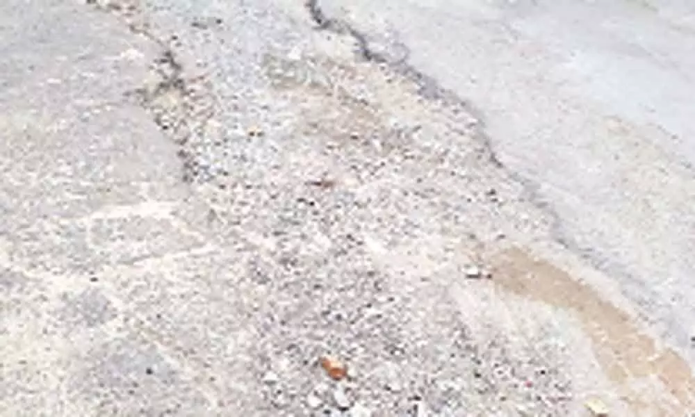 Masjidbanda road in bad state for last six months