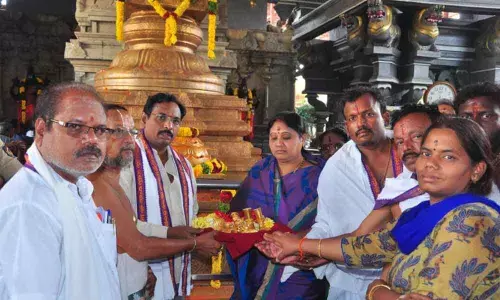 Couple donates 3 lakh worth gold ornaments to Bhadradri temple