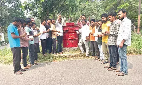 Novel protest for job notification