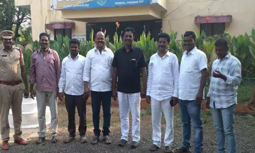 Police foil Congress leaders bid to join Million March