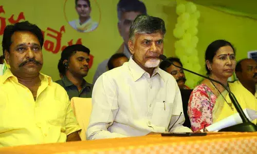 CM acting like a lunatic: Chandrababu Naidu