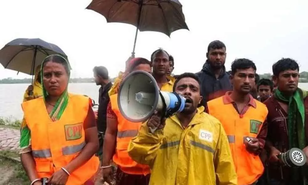 Bangladesh evacuates thousands ahead of cyclone Bulbul