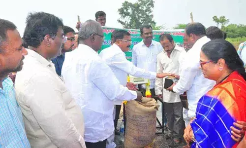Minister Nirajan Reddy inaugurates Paddy purchase centre in Wanaparthy
