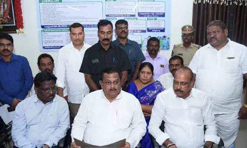 Minister asks officials to address farmers woes in Guntur