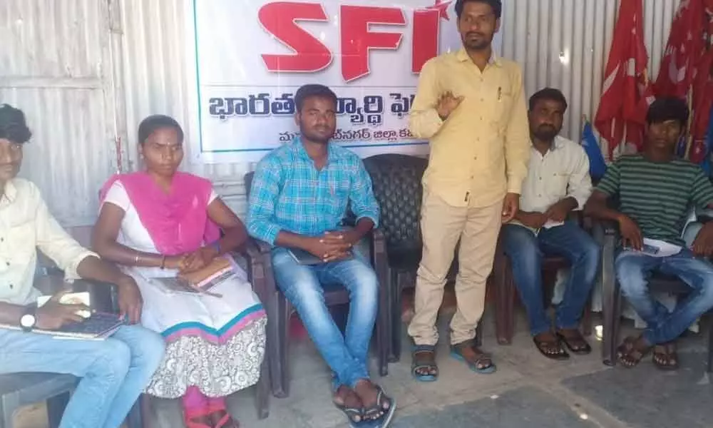 Government giving short shrift to education sector: SFI