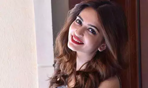 Kriti Kharbanda indulges in pole dancing