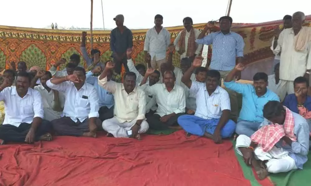 Udandapur oustees stage protest seeking relief, rehabilitation