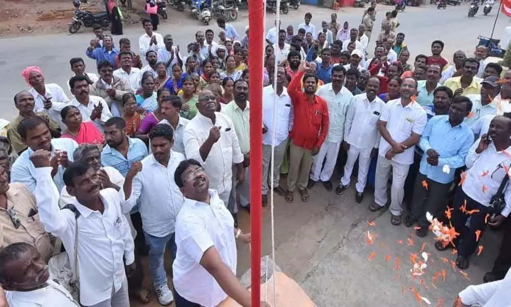 Panchayat staff criticise state govt