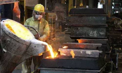 Economy in deep red as IIP falls 4.3%