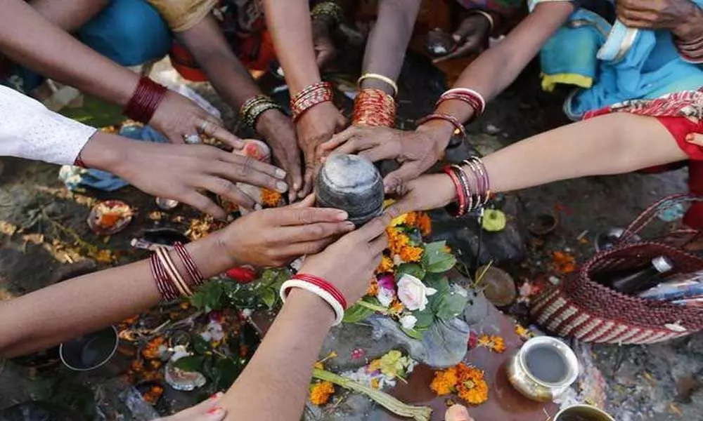 Ayodhya: Devotees take holy dip on Kartik Purnima amid tight security