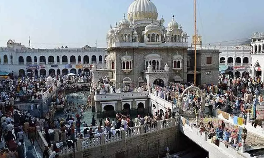 Guru Nanaks 550th birth anniversary observed by Pakistani Sikh community