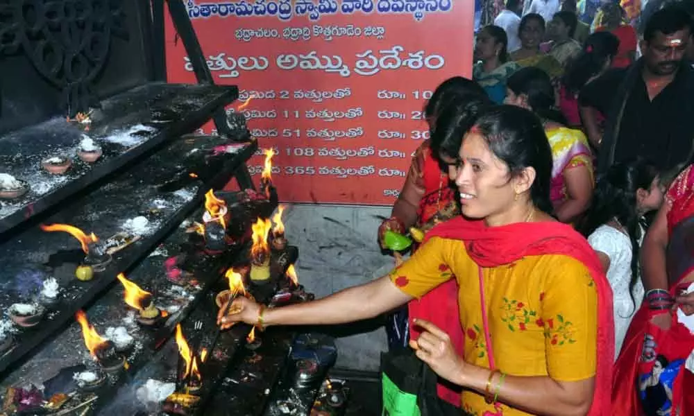 Bhadrachalam: Holy dips, lighting lamps mark Karthika Pournami celebrations
