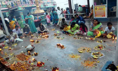Shiva temples thronged on Karthika Pournami