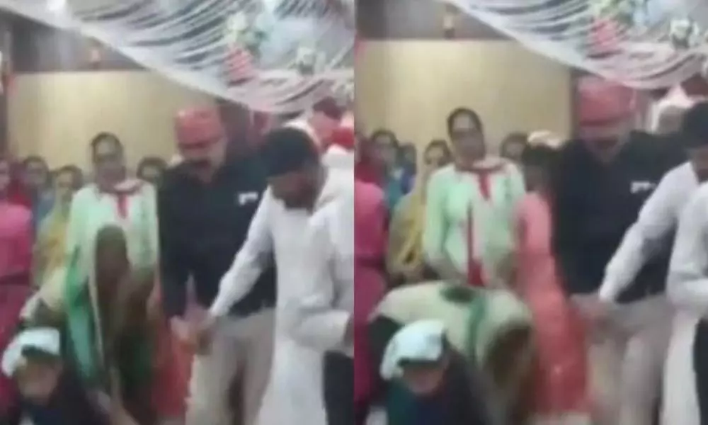 Viral Video: Bureaucrat touches Ministers feet in MP