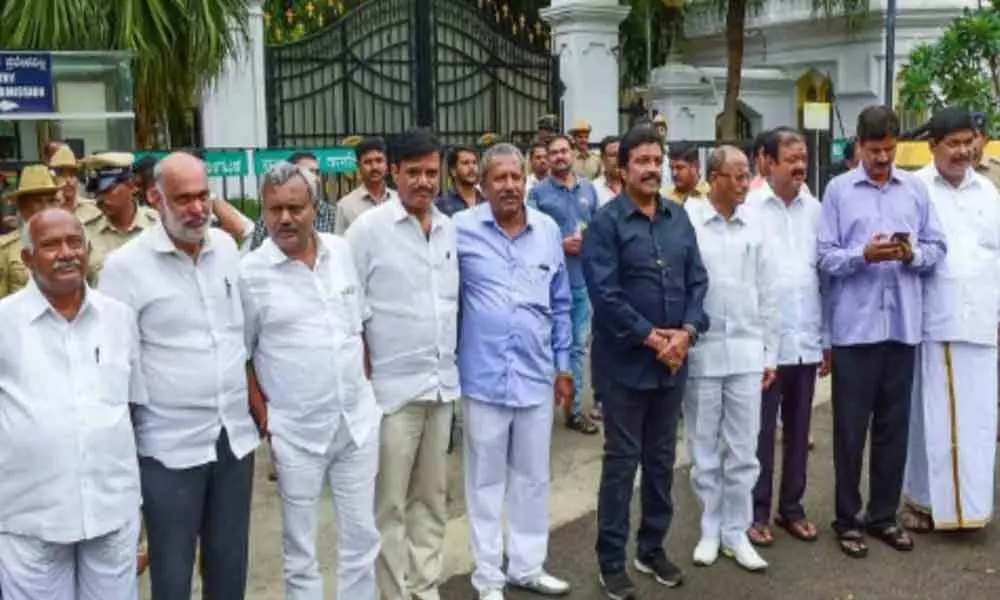 Disqualification of 17 Karnataka rebel MLAs upheld; can fight bypolls