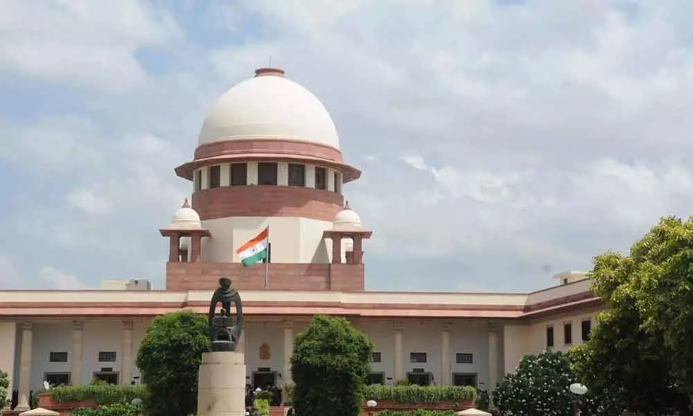 Maharashtra crisis: SC asks Centre to produce governors letters inviting BJP to form govt, issues notices