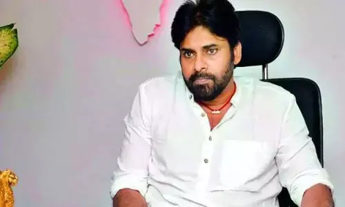 TDP leaders meet Pawan Kalyan in the wake of Chandrababus Deeksha over sand shortage