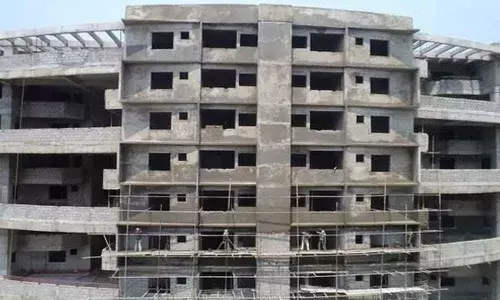 Real estate developers facing huge cash crunch