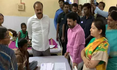 Zilla Parishad chief pays surprise visit to hospital