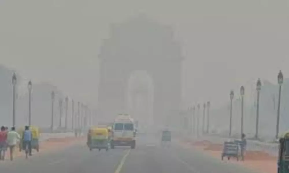 Delhi air pollution rises to Emergency level