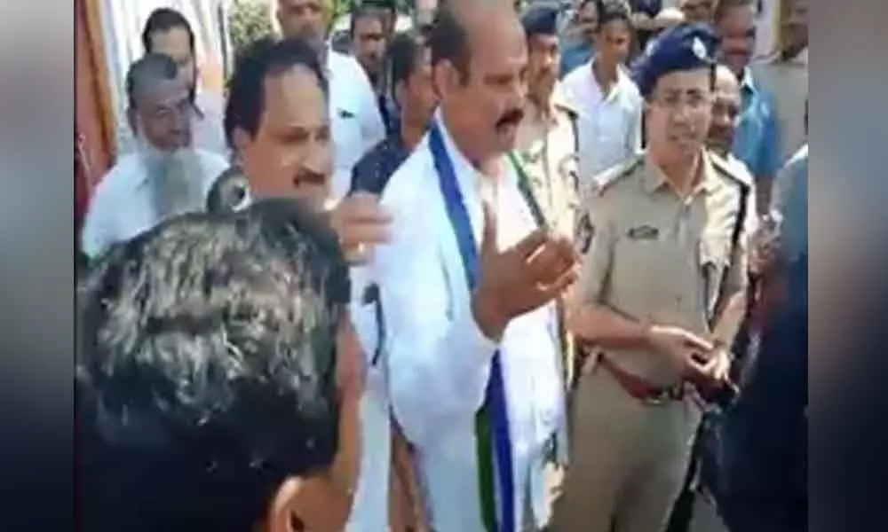 Vijayawada: Tension prevails at Dharna Chowk as YSRCP protest against Chandrababus deeksha