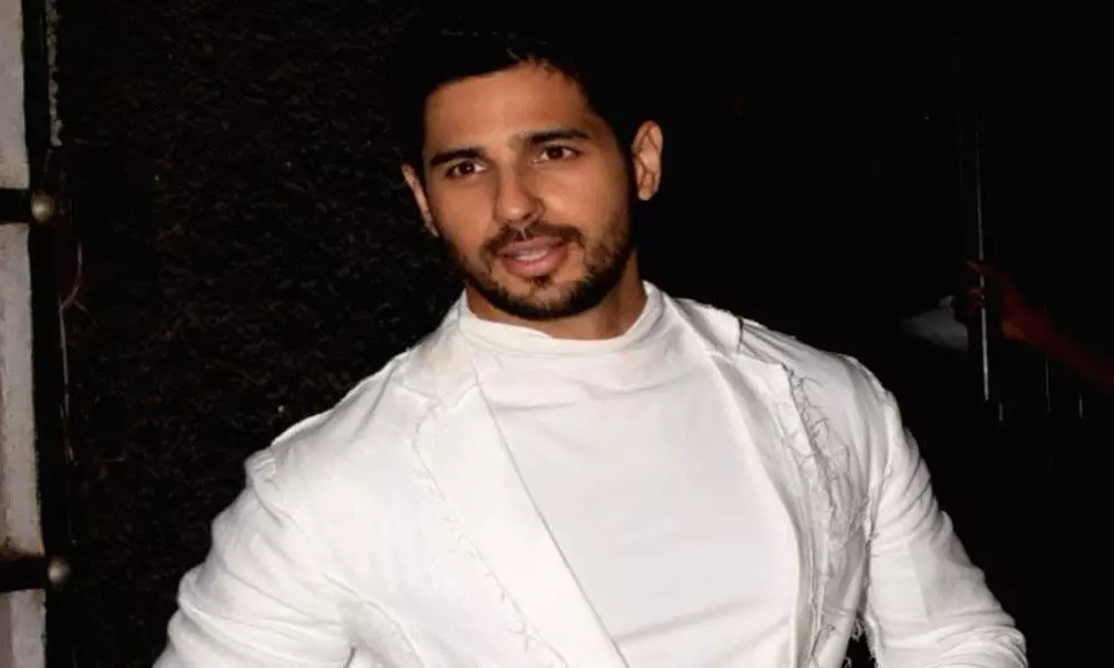 Amitabh Bachchan and SRK inspired me to play Marjaavaan role: Sidharth Malhotra