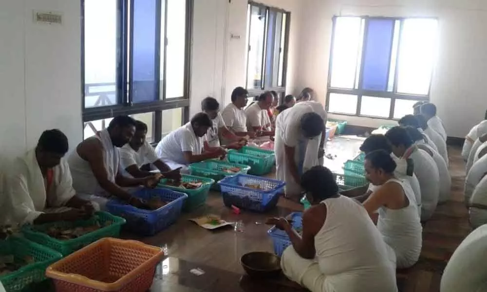 Yadadri Lord receives 58 lakh as offerings in the last 15 days