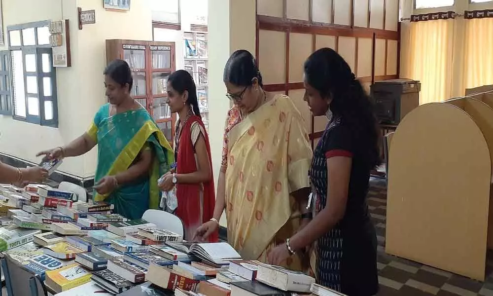 Library Week celebrations begin in Eluru