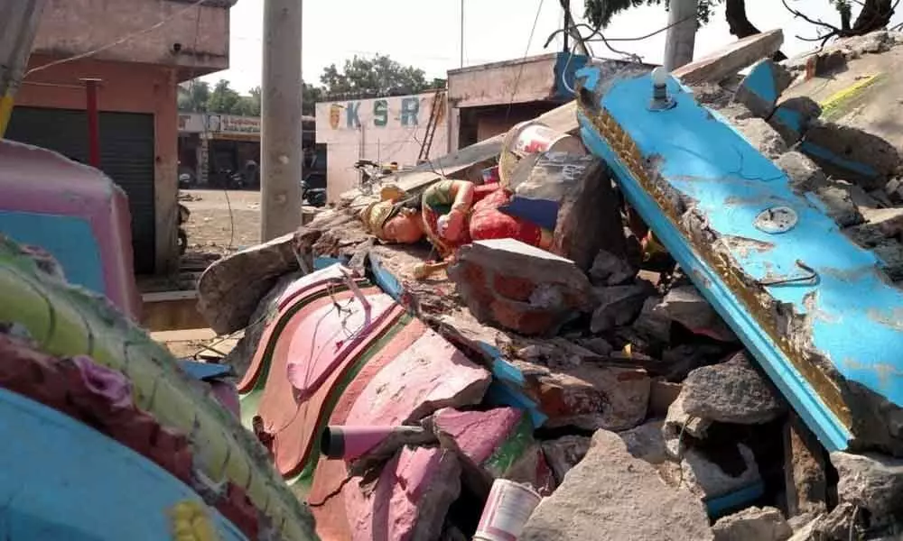 Durga temple demolished in Guntur city