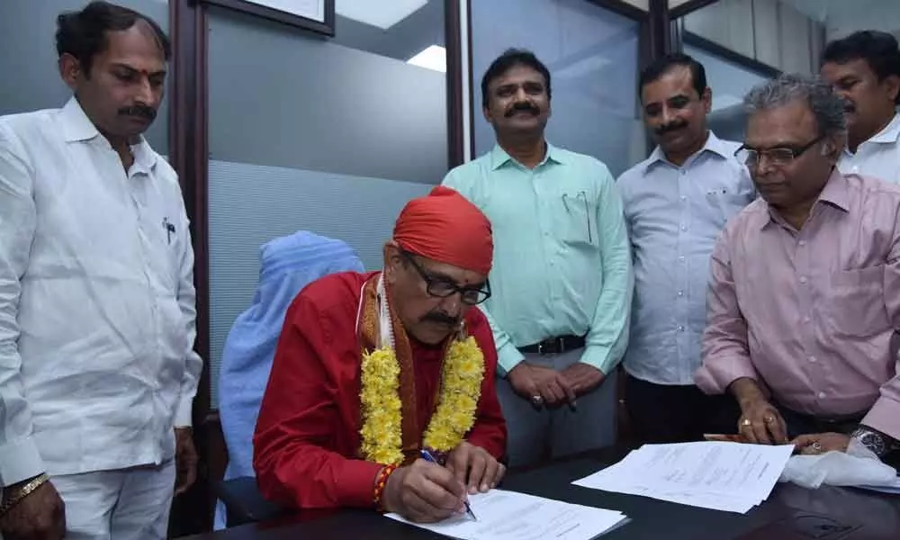 Vijayachander takes charge as chief of APSFTVTDC