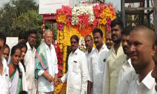 Rich tributes paid to Nehru