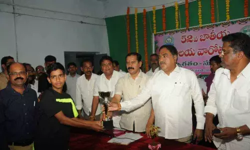 Minister appreciates Shine School student in Warangal