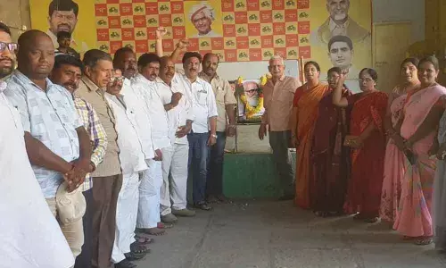 TDP flays TRS govt for not holding Kaloji anniversary