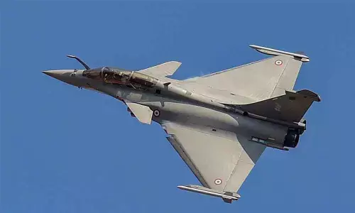 Apex court rules out probe in Rafale deal, warns Rahul