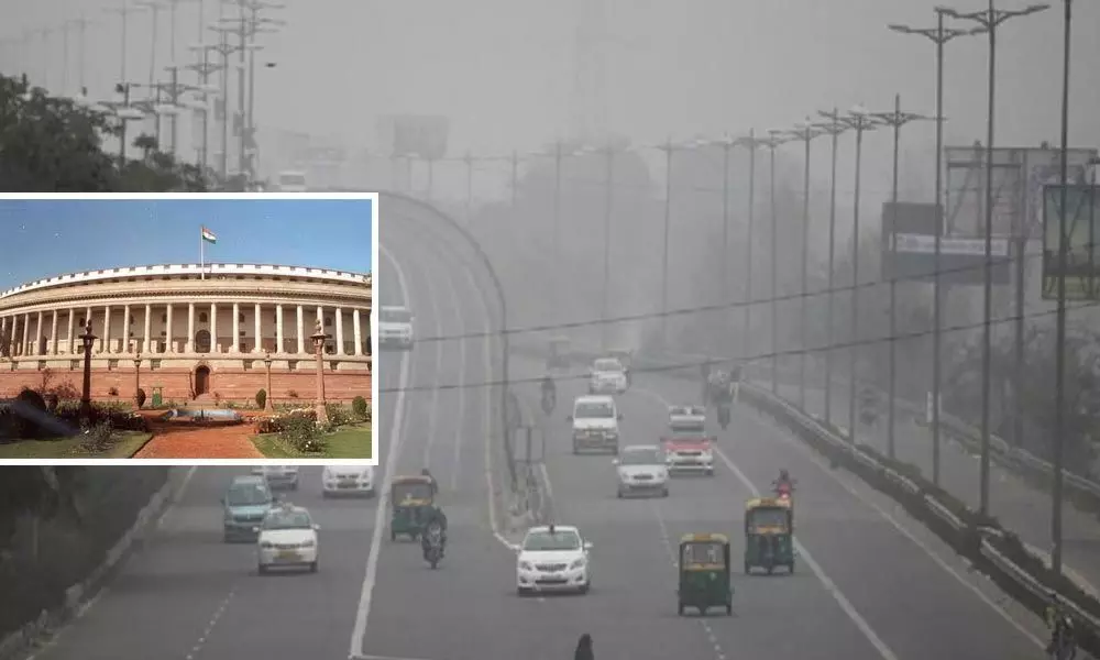 Delhi: MPs skip parliamentary meeting to discuss pollution control
