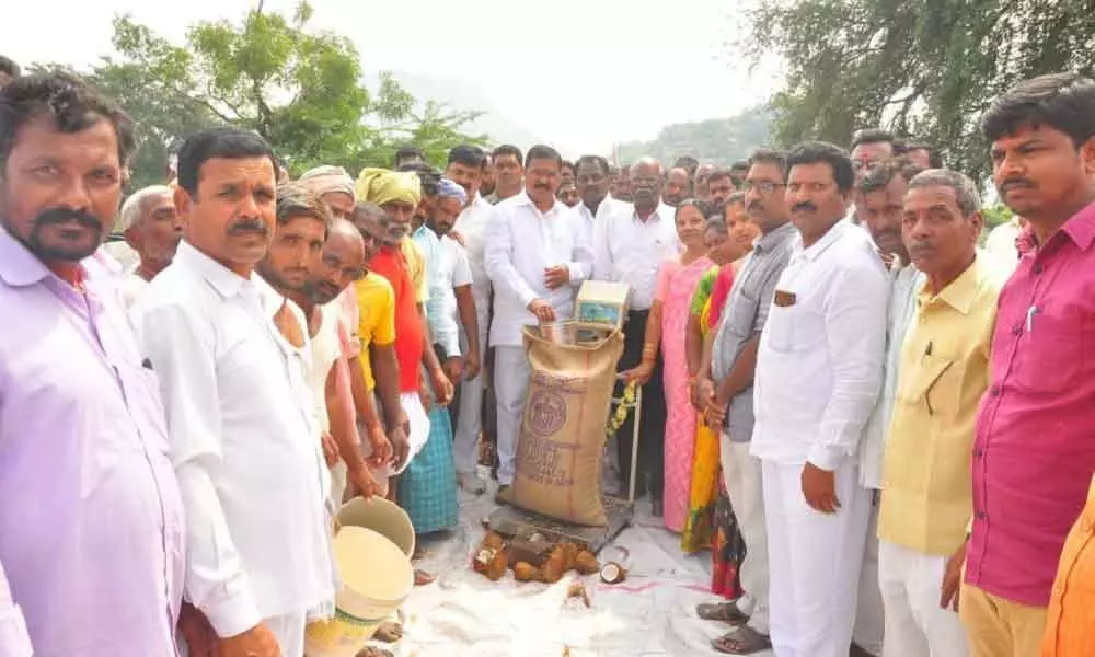 Wanaparthy: Paddy procurement now at farmers fields