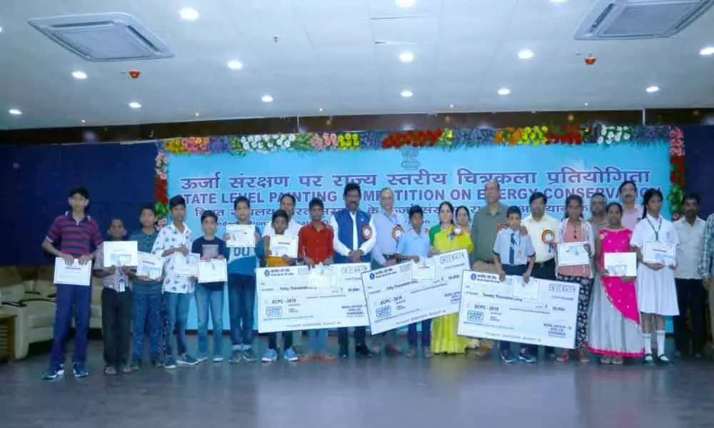 Hyderabad: Prizes distributed to winners of State-level painting competition