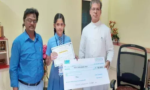 NSM student shines in painting contest in Vijayawada