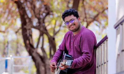 Warangal: Youth ends life by jumping in front of train